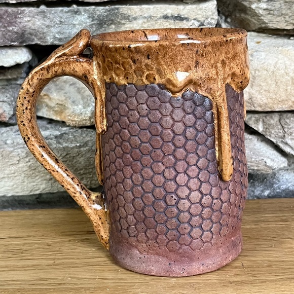NEW Honeycomb Pottery Bee Mug Handcrafted Artisan Signed Honey Hand Built Art 5" - Picture 4 of 8